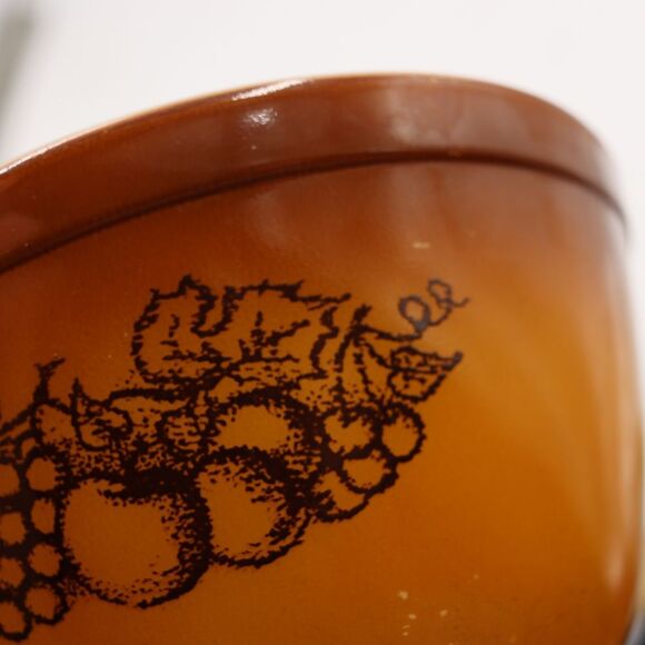 Pyrex Corning 1.5 Pint Small Bowl Brown Ombre Old Orchard Fruit Pattern Bowl - Picture 8 of 8